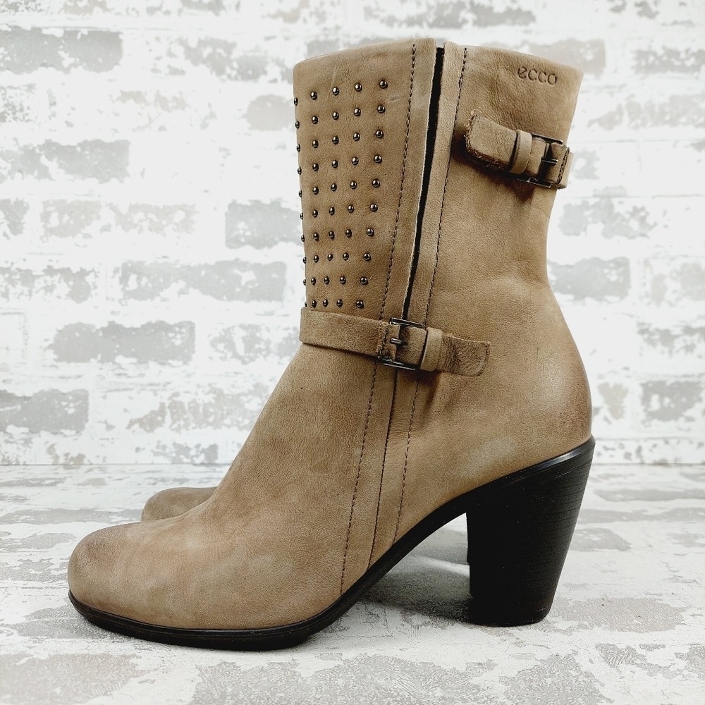 Ecco Taupe Leather Round Toe Heeled Ankle Boots